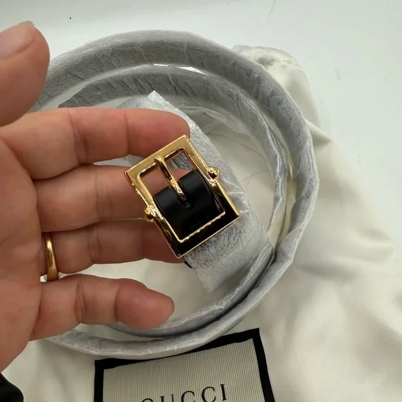 NWT Gucci Red  leather adjustable  strap with gold hardware NIB w/ dust bag - Picture 4 of 11